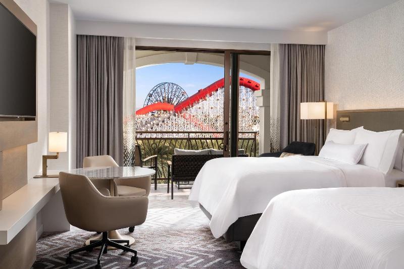اتاق استاندارد با تخت دو نفره بزرگ برای معلولان, The Westin Anaheim Resort