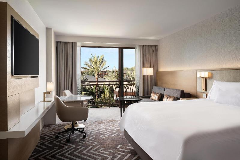 اتاق استاندارد با تخت بزرگ, The Westin Anaheim Resort