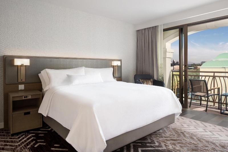سوییت, The Westin Anaheim Resort