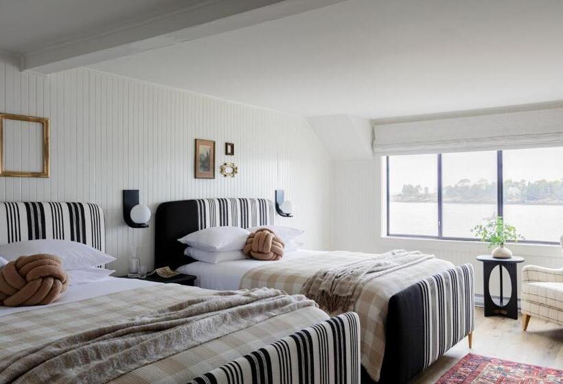 اتاق استاندارد چهار تخته با چشم‌انداز دریا, Bluebird Ocean Point Inn