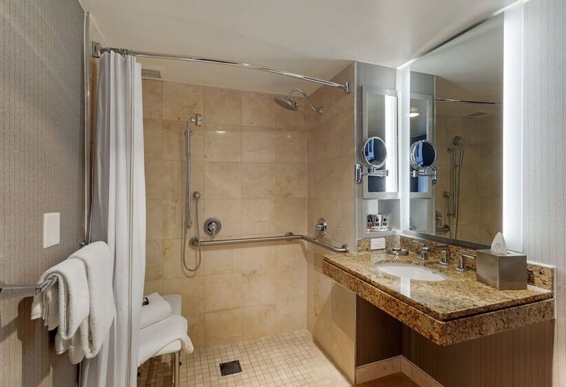 Номер Deluxe Адаптированный для Инвалидов, Omni New Haven Hotel At Yale