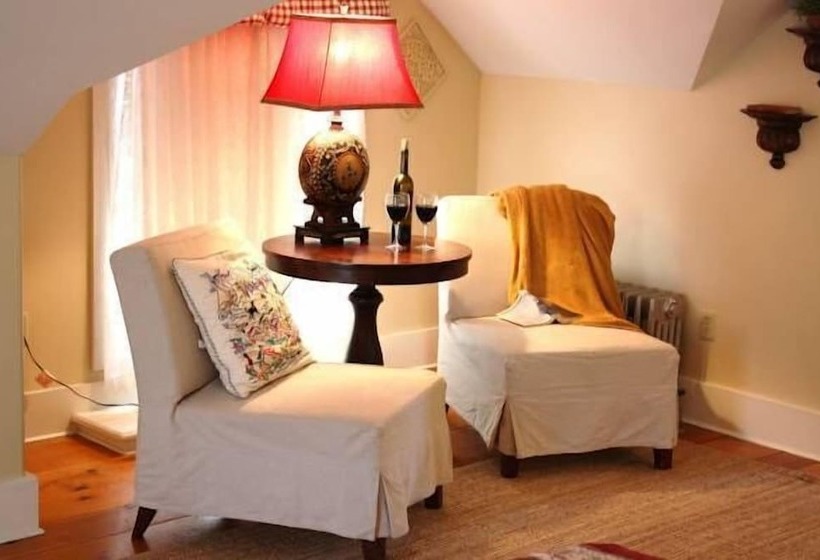 Люкс, The Oak Bluffs Inn
