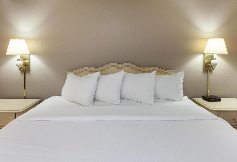 Номер Deluxe Кровать Кинг, The Hotel Ojibway, Trademark Collection By Wyndham