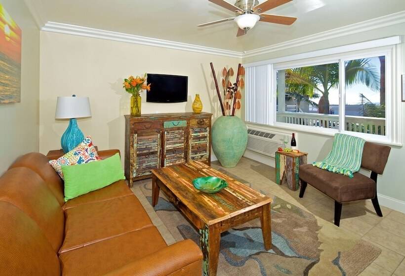 디럭스 스위트, Ocean Palms Beach Resort
