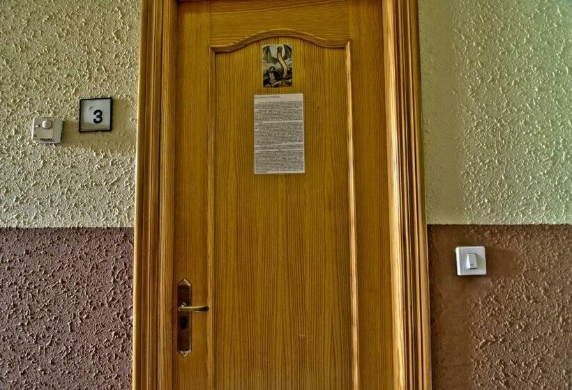 Четырехместный Номер Стандарт, Albergue Juvenil De Bustiello