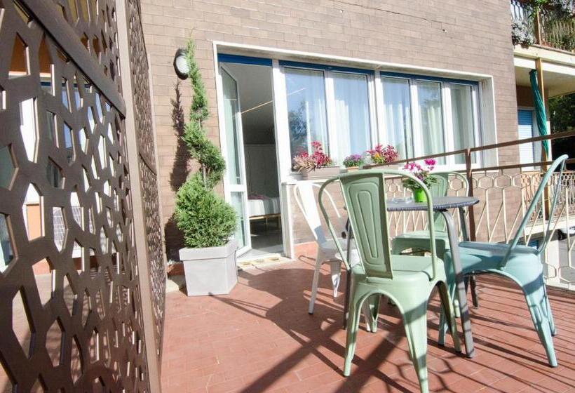 اتاق استاندارد سه نفره, Varese Comfort