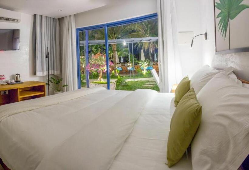 اتاق لوکس با چشم‌انداز استخر, The B Resort
