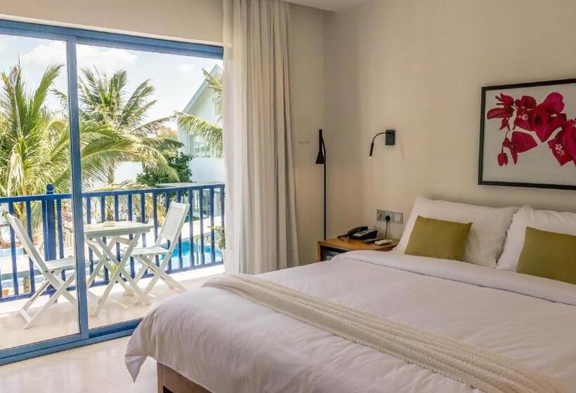 اتاق لوکس با چشم‌انداز استخر, The B Resort