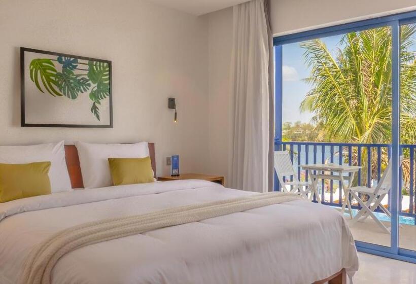 اتاق لوکس با چشم‌انداز استخر, The B Resort