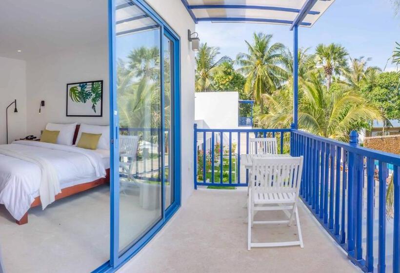 اتاق لوکس با چشم‌انداز استخر, The B Resort