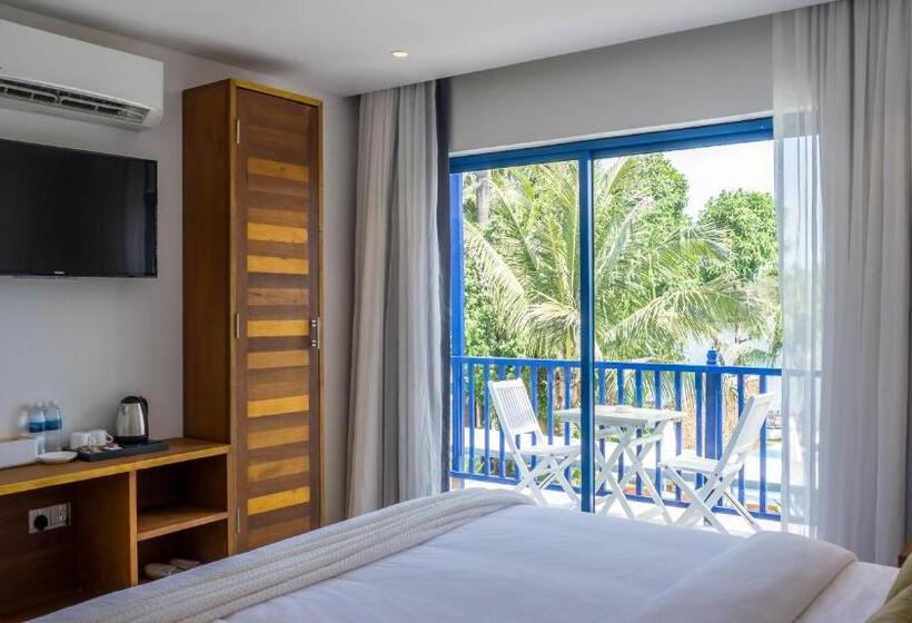 اتاق لوکس با چشم‌انداز استخر, The B Resort