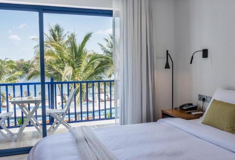 اتاق لوکس با چشم‌انداز استخر, The B Resort