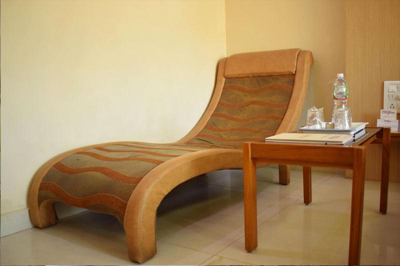 اتاق لوکس, Mangalam  Bhuj