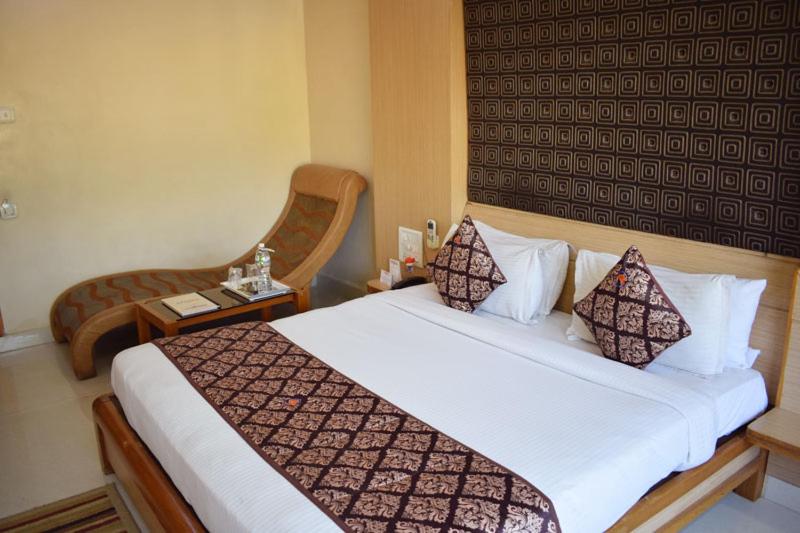 اتاق لوکس, Mangalam  Bhuj