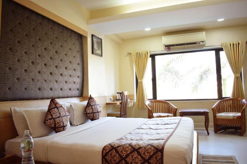 اتاق لوکس, Mangalam  Bhuj