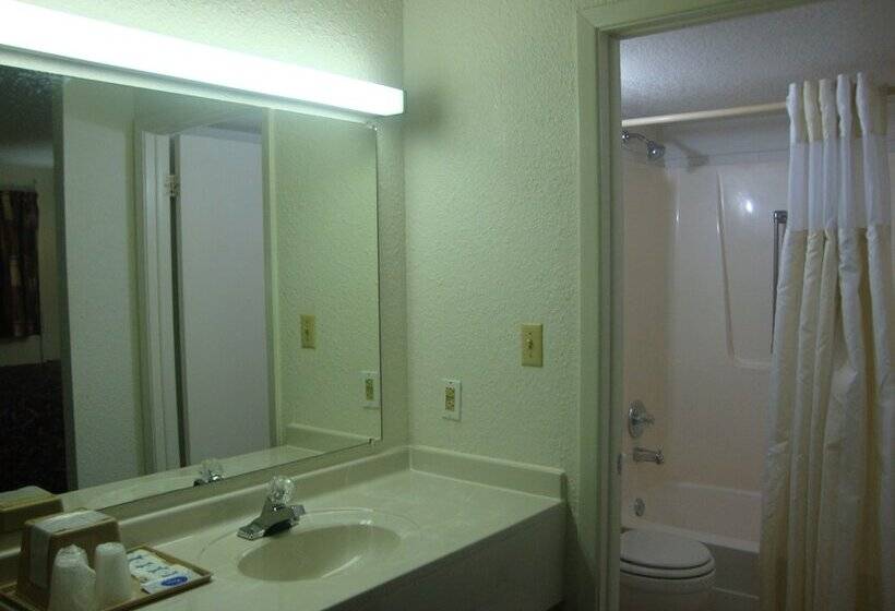 اتاق استاندارد با 2 تخت دوبل, Topeka Plaza Inn