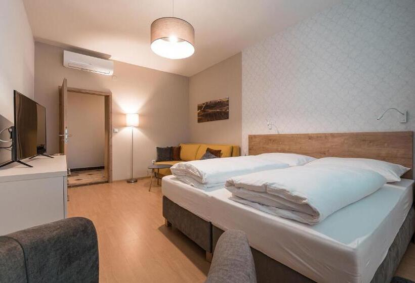 Family Suite, Penzion Jako Doma