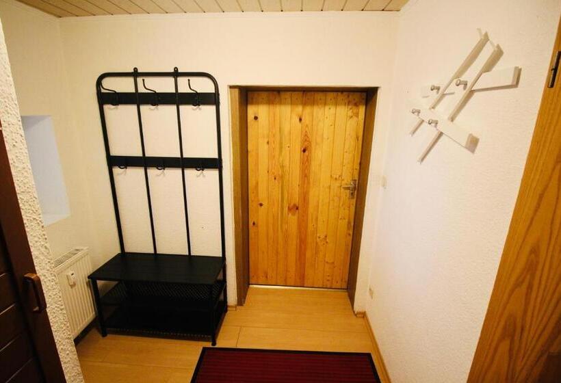 استودیوی استاندارد, Brauhaus Und Pension Babben