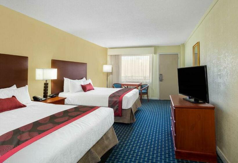 اتاق استاندارد برای معلولان, Ramada By Wyndham Virginia Beach