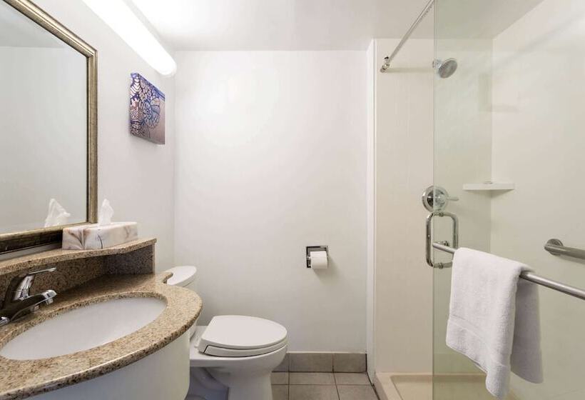 اتاق لوکس, Ramada By Wyndham Virginia Beach