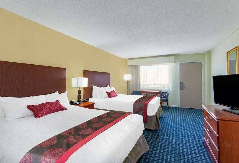 اتاق لوکس, Ramada By Wyndham Virginia Beach