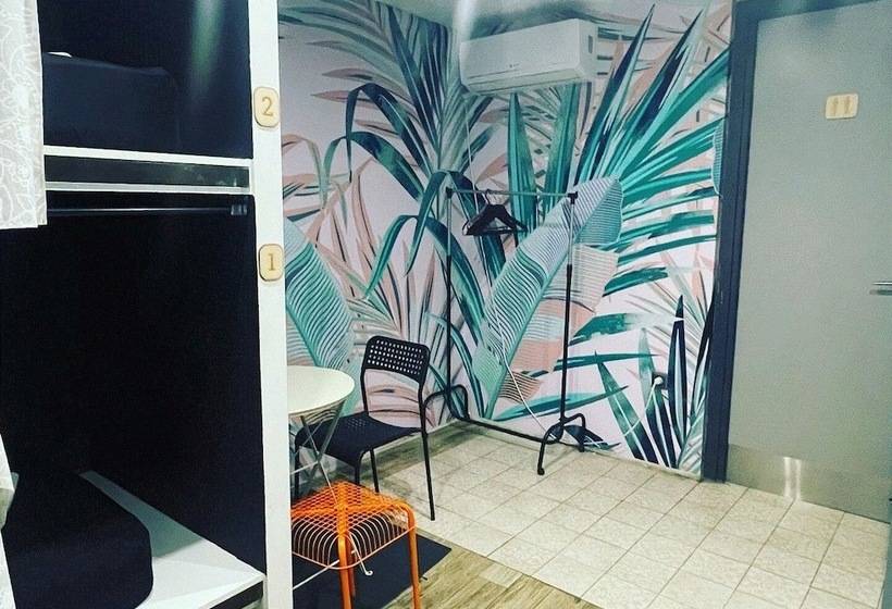 공동 객실, Iconic Athens Hostel