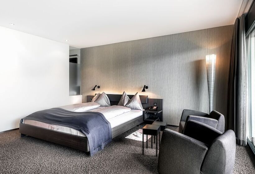 Номер Стандарт с Балконом, Small Luxury Hotel Wellnesshotel Golfpanorama
