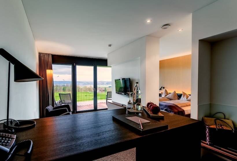 Полулюкс, Small Luxury Hotel Wellnesshotel Golfpanorama