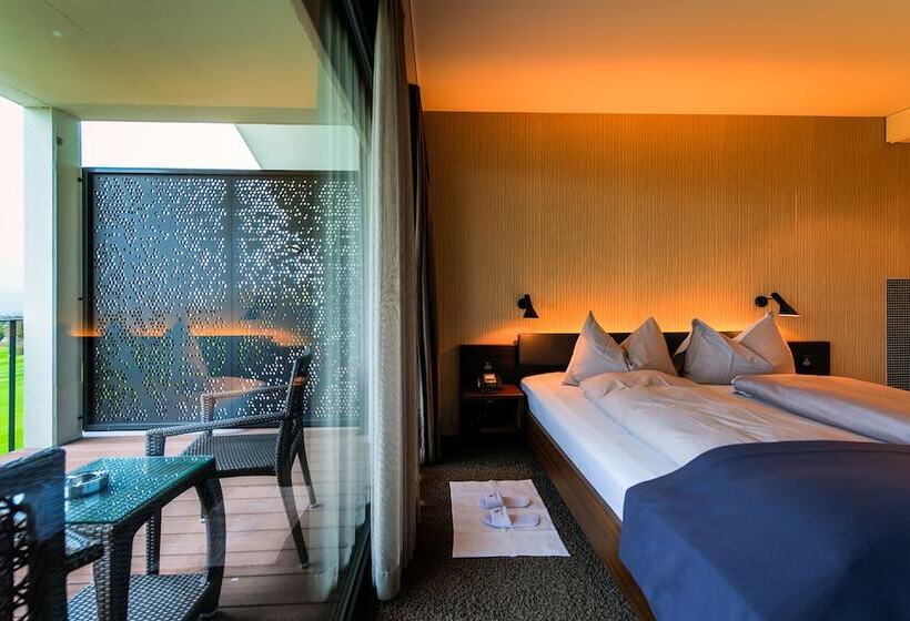 Полулюкс, Small Luxury Hotel Wellnesshotel Golfpanorama