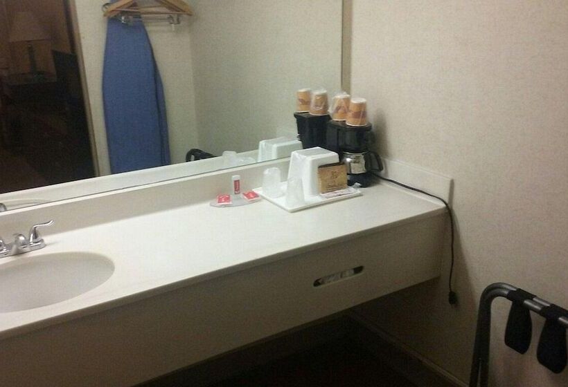 Номер Стандарт 2 Двуспальные Кровати, Econo Lodge
