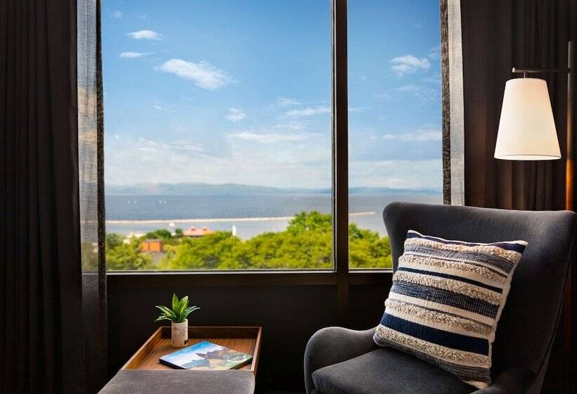 Номер Стандарт Вид на Озеро, Champlain Burlington, Curio Collection By Hilton