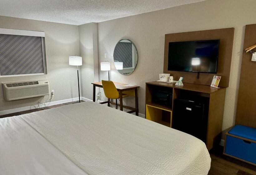 キングサイズベッドのスタンダードルーム, Days Inn By Wyndham Sarasota I75