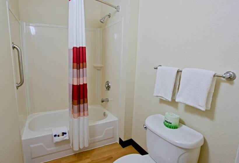 Номер Стандарт 2 Двуспальные Кровати, Red Roof Inn Boston  Southborough/worcester