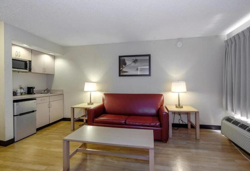 סוויטה, Red Roof Inn Plus + Gainesville