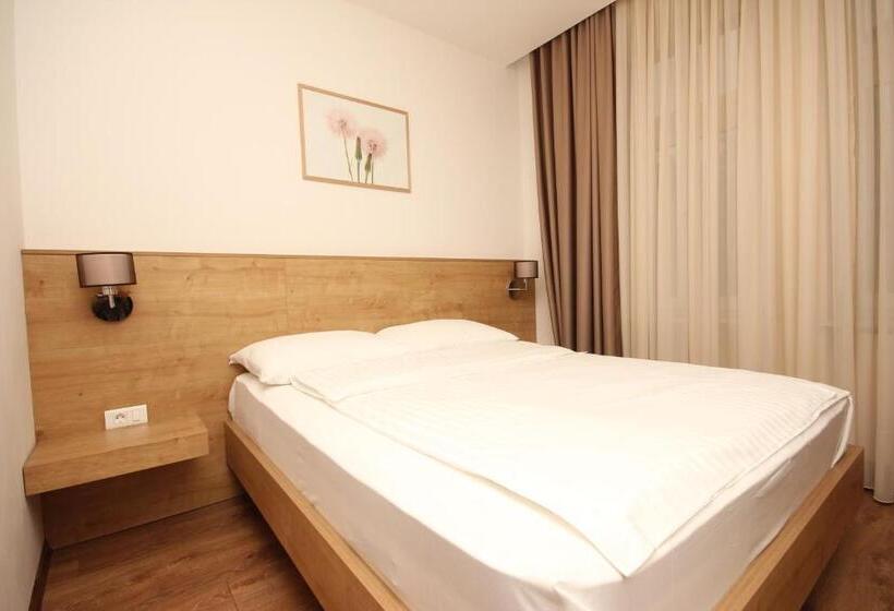 اتاق لوکس با تخت بزرگ, Vila Alexandra