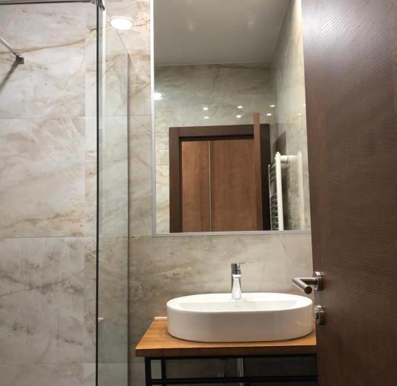 اتاق لوکس با تخت بزرگ, Vila Alexandra