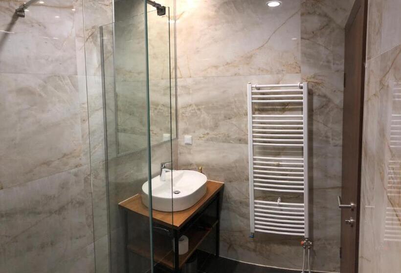 اتاق لوکس با تخت بزرگ, Vila Alexandra
