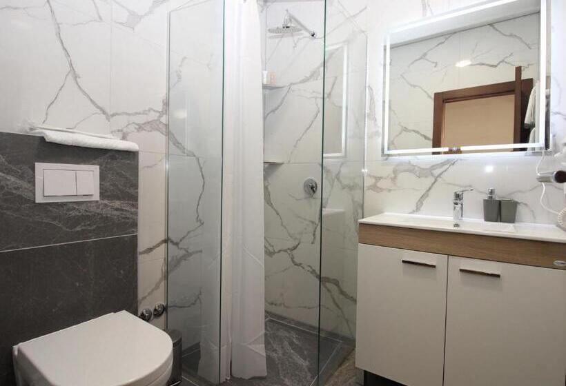 اتاق استاندارد چهار تخته, Vila Alexandra