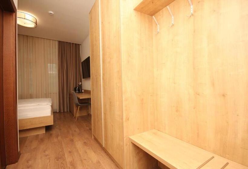 اتاق لوکس با تخت بزرگ, Vila Alexandra