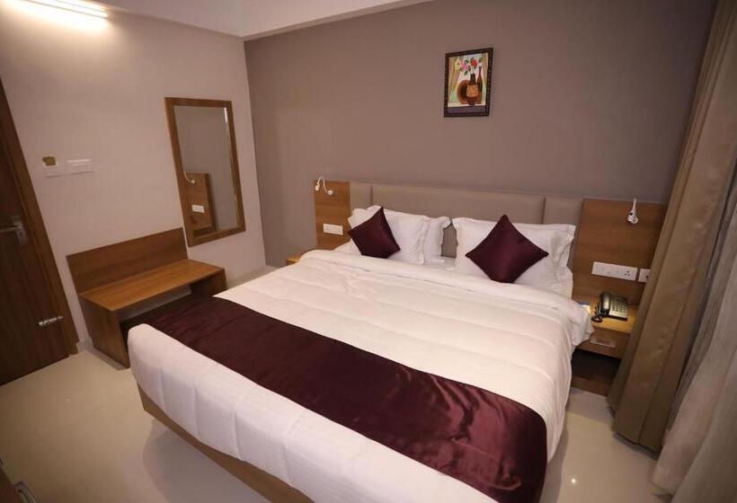 디럭스 룸, Dhanya Residency