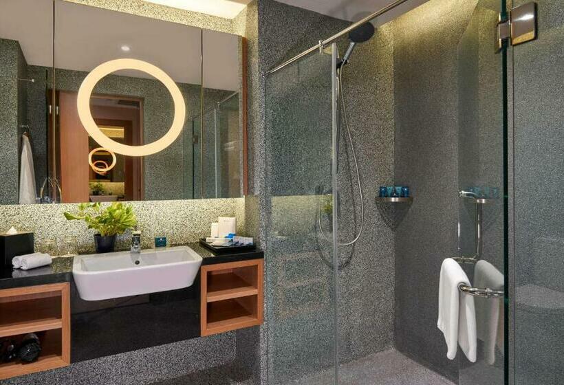 اتاق لوکس با تخت بزرگ, Wyndham Acmar Klang
