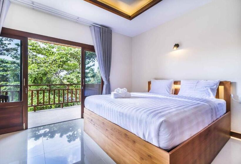 Студио Стандарт с Балконом, Wyh Hotels