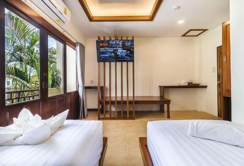 Номер Стандарт с Балконом, Wyh Hotels