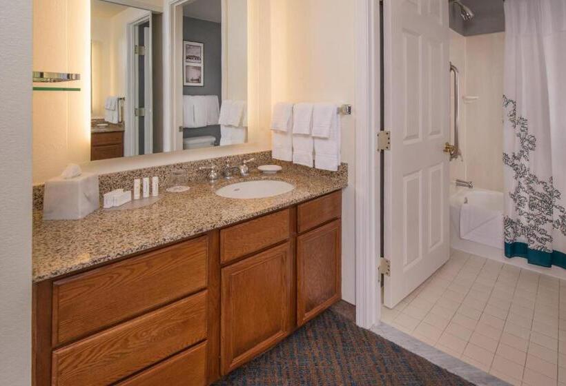 스탠다드 스튜디오, Residence Inn Arlington Rosslyn