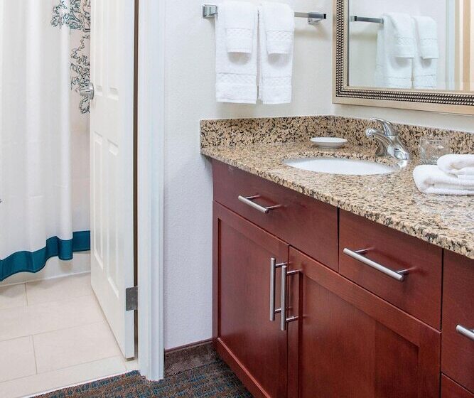 سوئیت 2 خوابه, Residence Inn Topeka