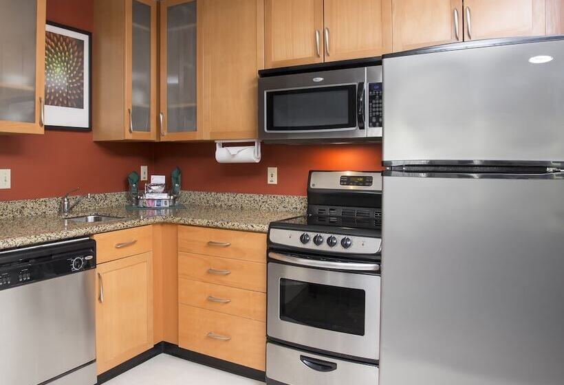 سوئیت 2 خوابه, Residence Inn Topeka