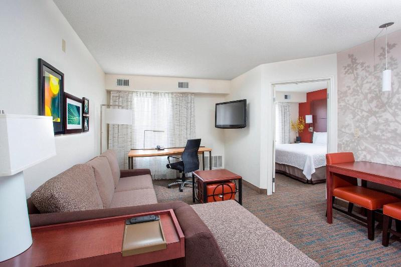 سوئیت با تخت بزرگ, Residence Inn Topeka