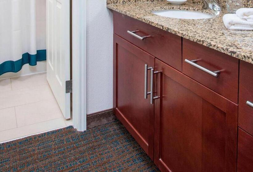 استودیو استاندارد با تخت کینگ, Residence Inn Topeka