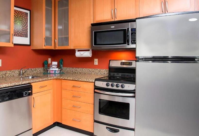 سوئیت با تخت بزرگ, Residence Inn Topeka