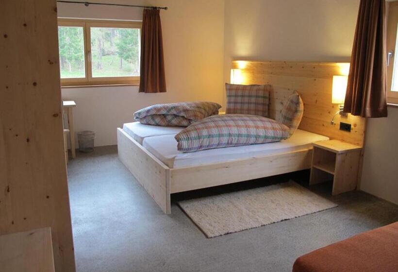 اتاق استاندارد, Reitstall Und Saloon San Jon
